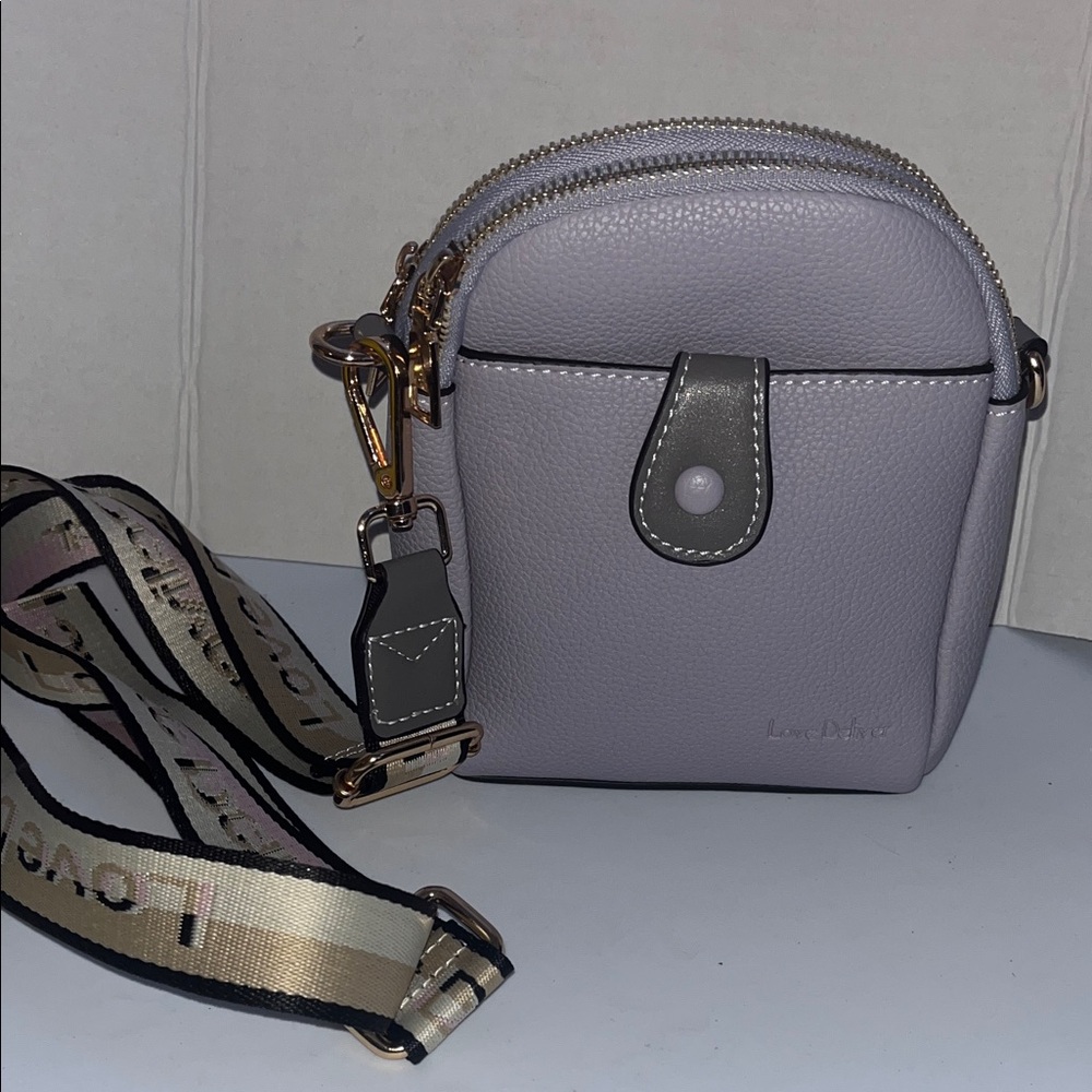 Love Deliver lavender crossbody purse- like new